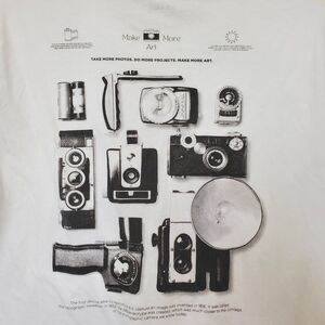 Old Navy T-shirt White Front Print Art, Back Print Vintage Cameras Mens M Soft W